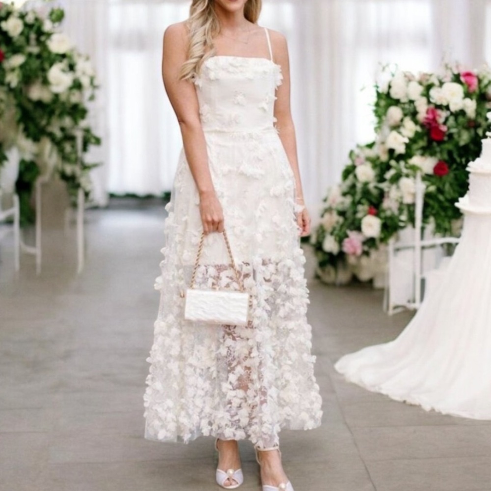 HELSI BHLDN Audrey Embroidered 3D Floral Applique M 8/10 Ivory ALine Midi Bridal